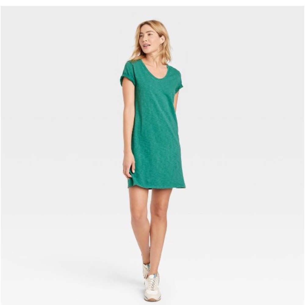 2 dresses for price of 1! Women’s short sleeve T-shirt dress, universal threadXS